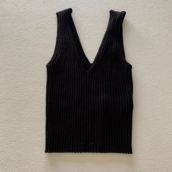 Madewell Ribbed Deep V Sweater Tank – Women’s Small Black Knit Top - Picture 3 of 10